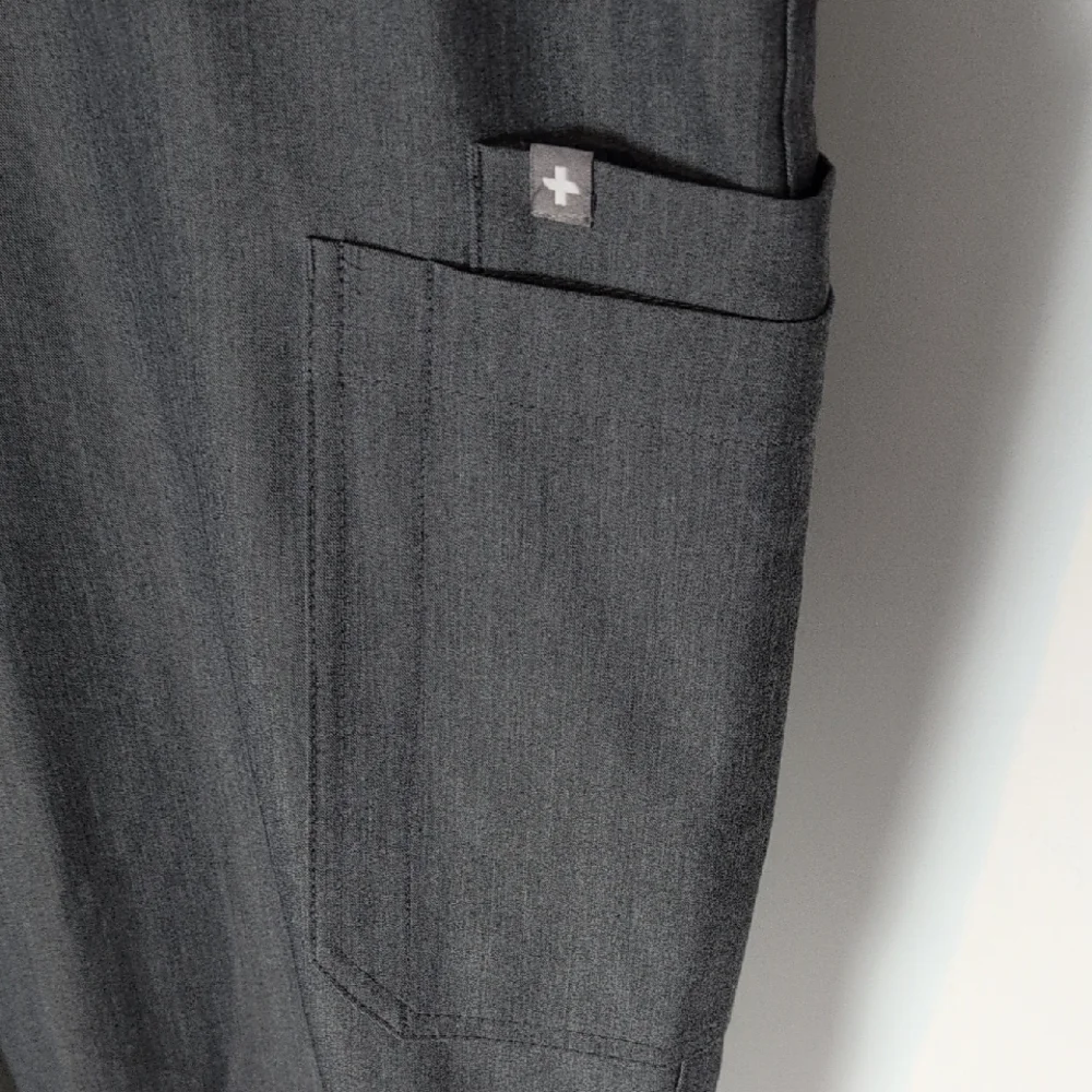 Figs Technical Collection Scrub Pants - Picture 4 of 12